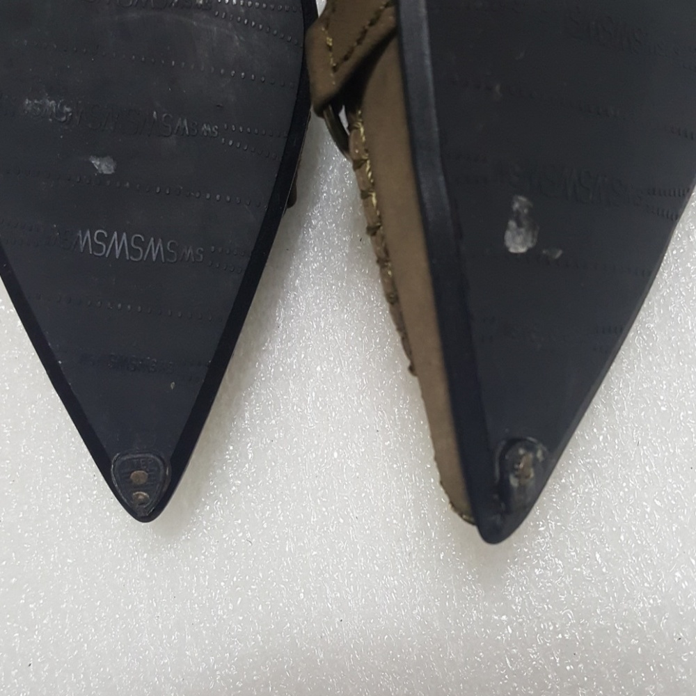 Stuart Weitzman Kitten Heels Pointy Toe - image 6